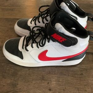 Grade school Nike Court Borough Mid 2
